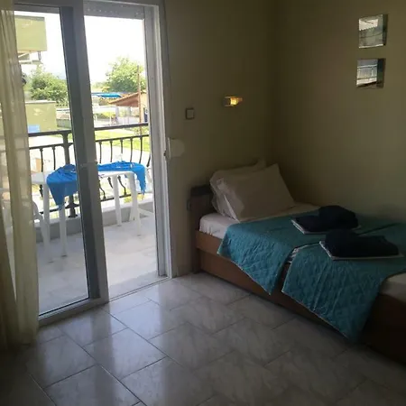 Dionisos Blue 3*